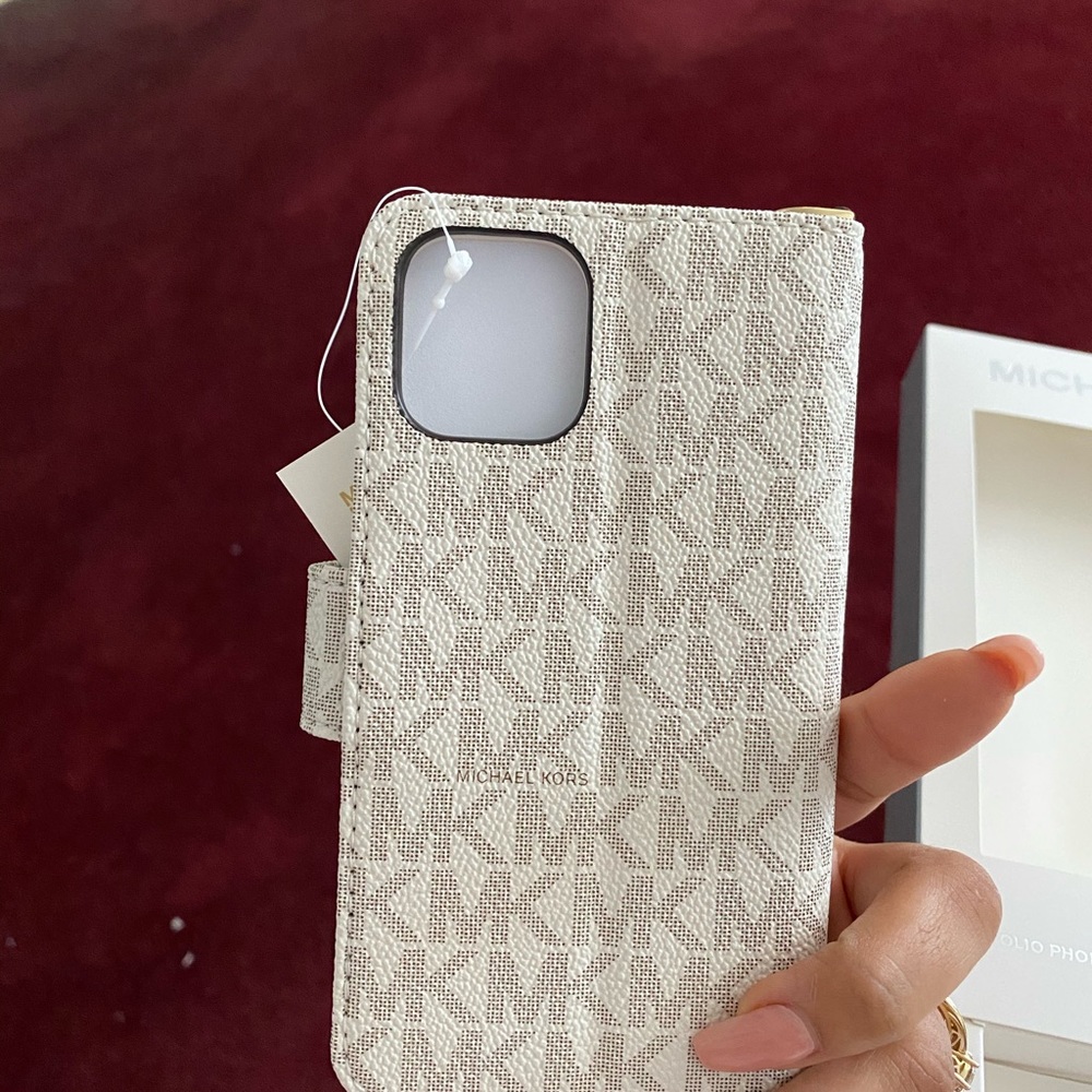 iPhone 11 Pro small case